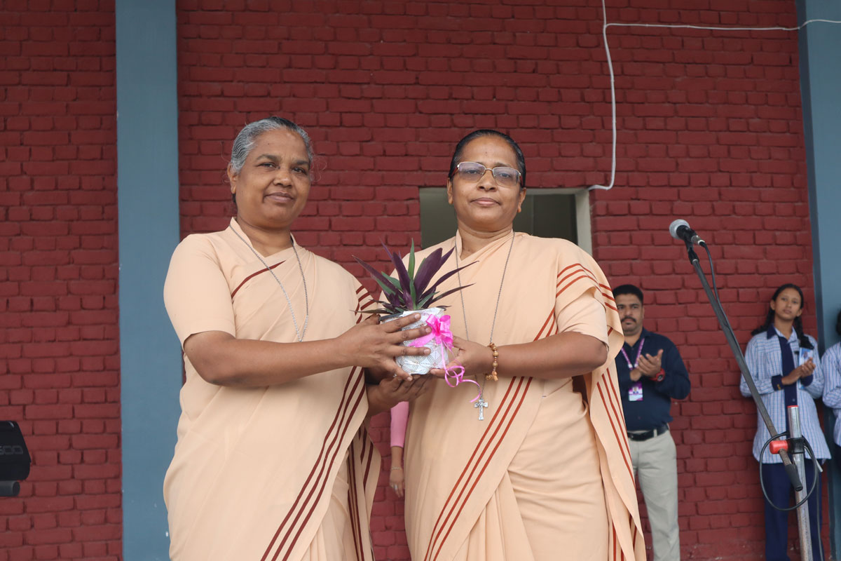 Sister's Welcome 