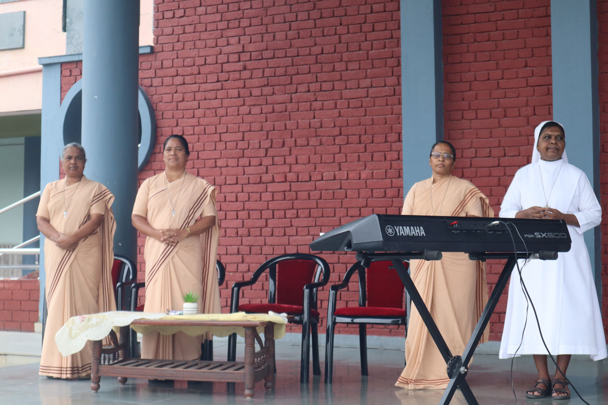 Sister's Welcome 